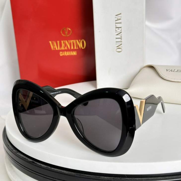 Picture of Valentino Sunglasses _SKUfw66579558fw
